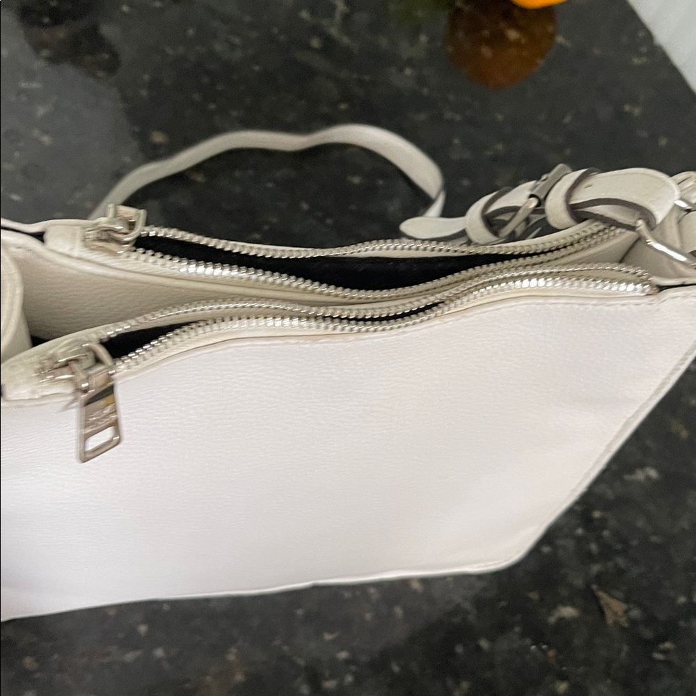 Steve Madden Ivory Quilted crossbody leather Bag triple entry - Picture 4 of 5